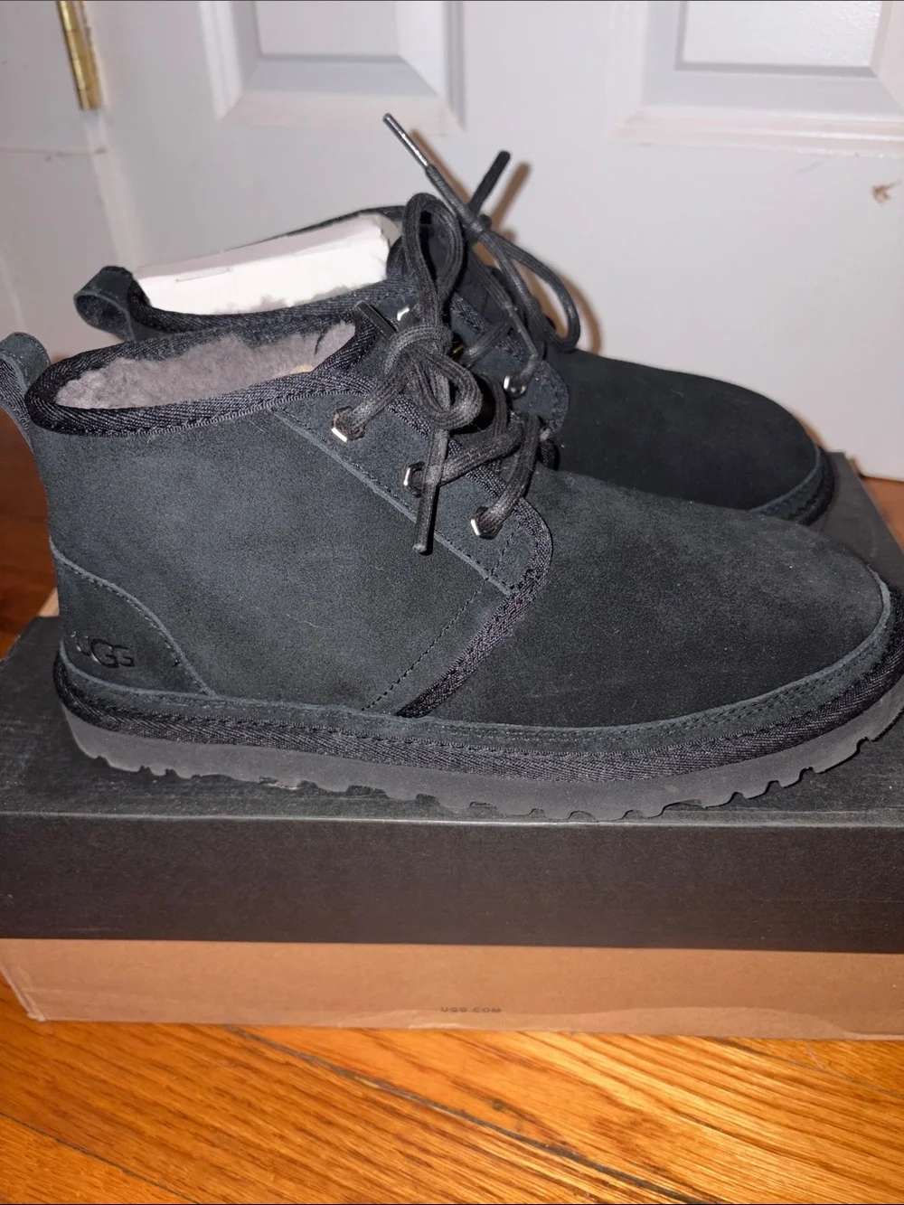 UGG Men’s Black Lace-Up Chukka Boots